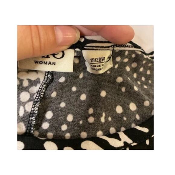 Chic Abstract Animal Print Black White Sheer Hem Tunic Top Cato Plus 18/20W - Picture 4 of 8